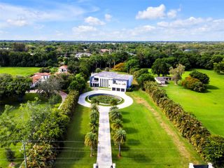 13441 Mustang Trl, Southwest Ranches, FL 33330