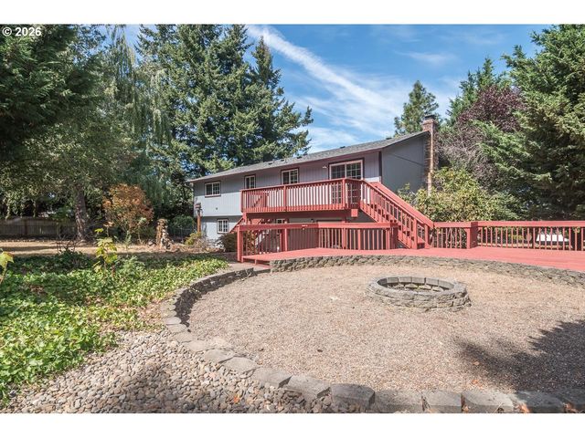 15652 HENRICI Rd, Oregon City, OR 97045