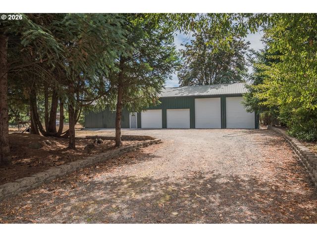 15652 HENRICI Rd, Oregon City, OR 97045
