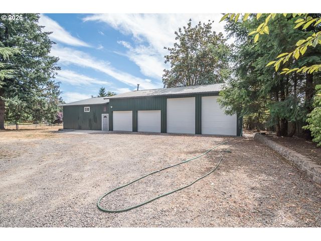 15652 HENRICI Rd, Oregon City, OR 97045
