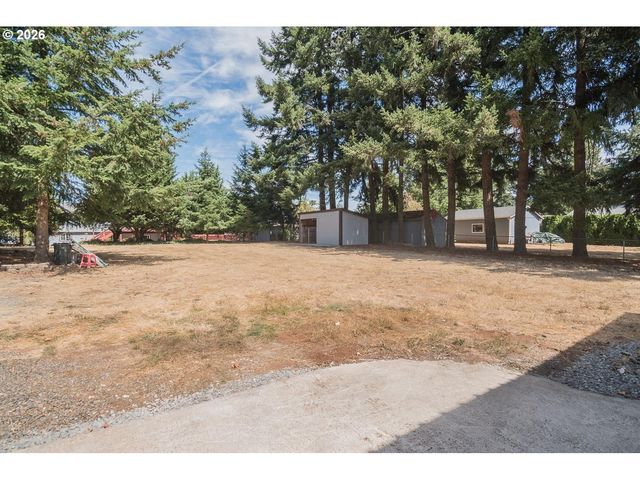 15652 HENRICI Rd, Oregon City, OR 97045