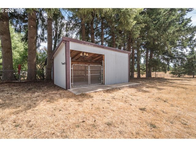 15652 HENRICI Rd, Oregon City, OR 97045
