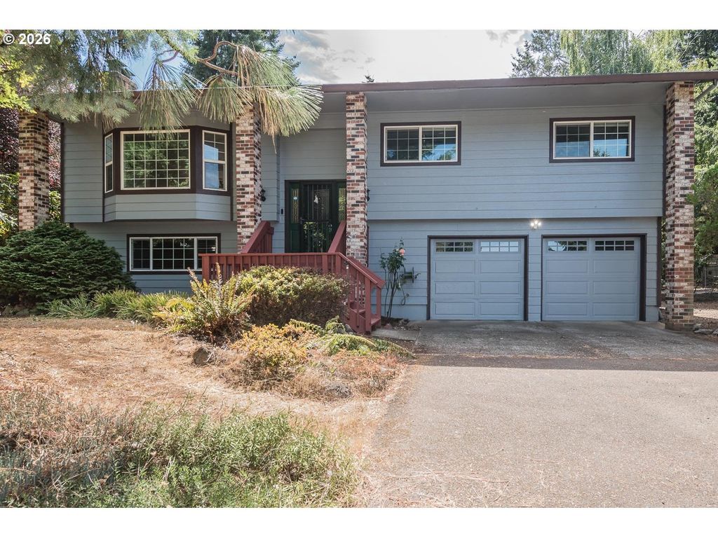 15652 HENRICI Rd, Oregon City, OR 97045