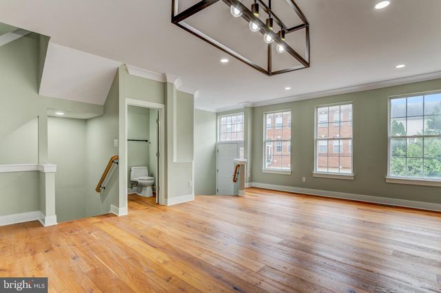 2614 TARLETON CORNER DR, Herndon, VA 20171