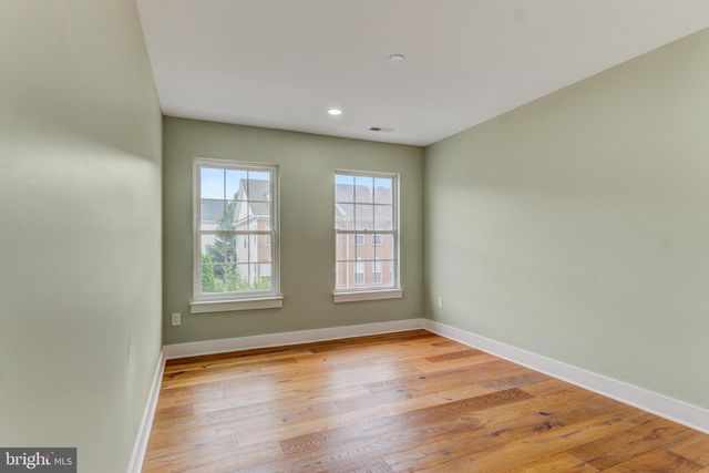 2614 TARLETON CORNER DR, Herndon, VA 20171