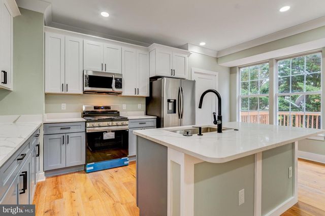 2614 TARLETON CORNER DR, Herndon, VA 20171