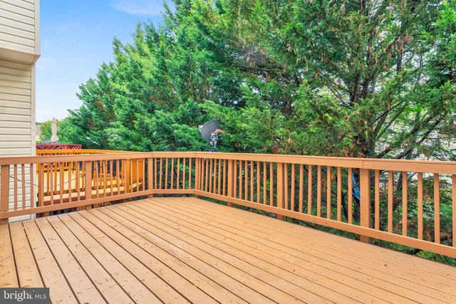 2614 TARLETON CORNER DR, Herndon, VA 20171