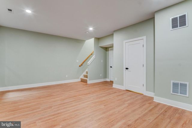 2614 TARLETON CORNER DR, Herndon, VA 20171
