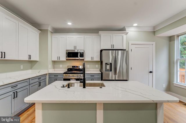 2614 TARLETON CORNER DR, Herndon, VA 20171