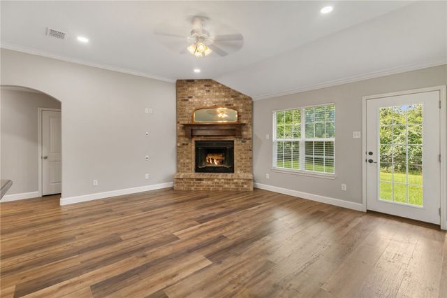150 Country Place, Hilltop Lakes, TX 77871