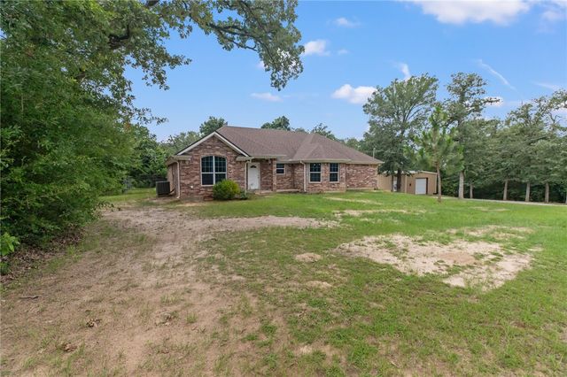 150 Country Place, Hilltop Lakes, TX 77871