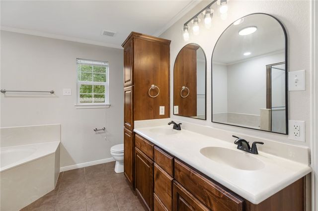 150 Country Place, Hilltop Lakes, TX 77871