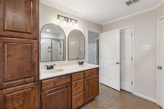 150 Country Place, Hilltop Lakes, TX 77871