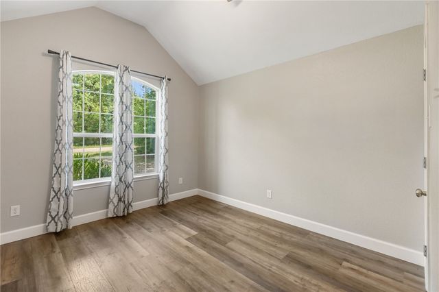 150 Country Place, Hilltop Lakes, TX 77871