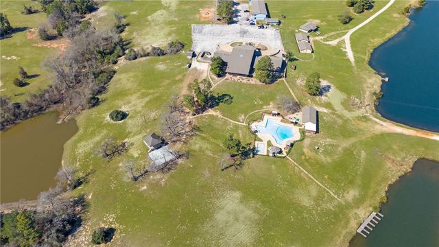 150 Country Place, Hilltop Lakes, TX 77871