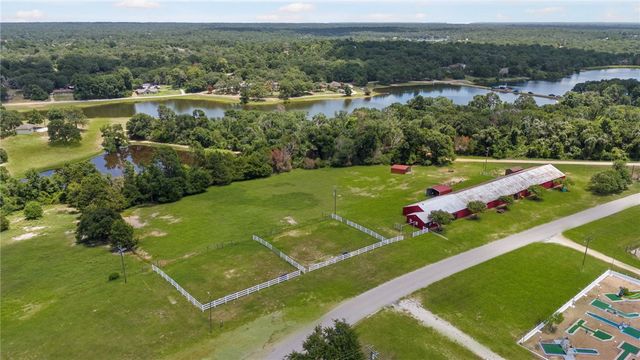 150 Country Place, Hilltop Lakes, TX 77871