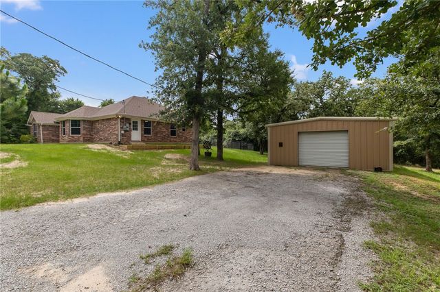 150 Country Place, Hilltop Lakes, TX 77871