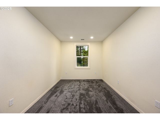 283 UPPER TERRACE Ln, Glide, OR 97443