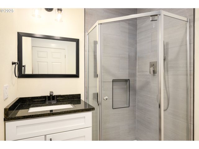 283 UPPER TERRACE Ln, Glide, OR 97443