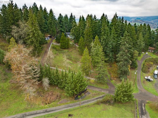 283 UPPER TERRACE Ln, Glide, OR 97443