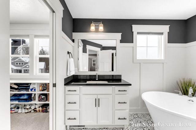 16575 Spring Tree Drive, Spring Lake Twp, MI 49456