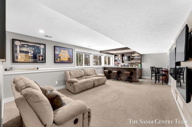 16575 Spring Tree Drive, Spring Lake Twp, MI 49456