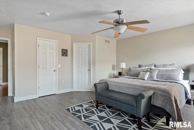 2806 Haggard Drive, Springfield, IL 62711