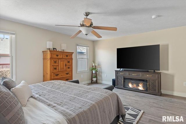 2806 Haggard Drive, Springfield, IL 62711