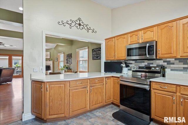 2806 Haggard Drive, Springfield, IL 62711