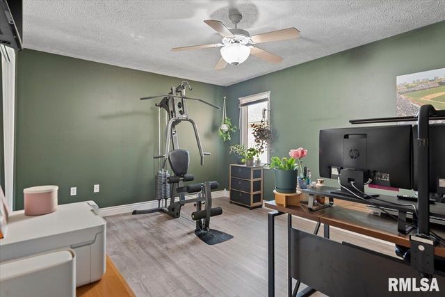 2806 Haggard Drive, Springfield, IL 62711