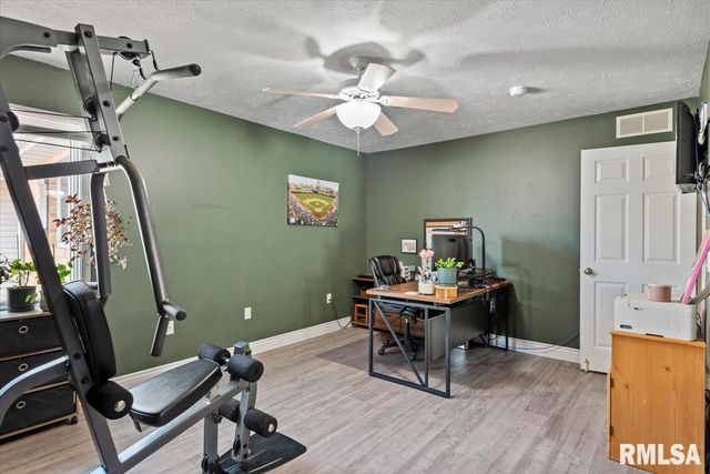 2806 Haggard Drive, Springfield, IL 62711