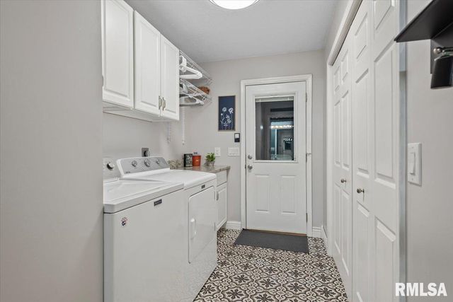 2806 Haggard Drive, Springfield, IL 62711