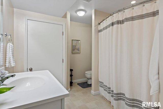 2806 Haggard Drive, Springfield, IL 62711