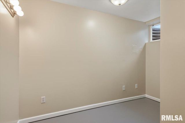 2806 Haggard Drive, Springfield, IL 62711