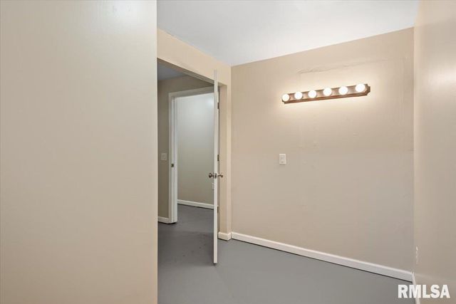 2806 Haggard Drive, Springfield, IL 62711