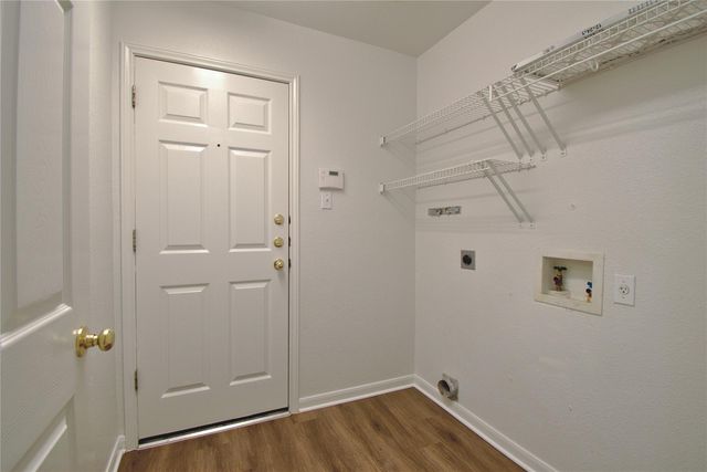 120 Greenside LN, Georgetown, TX 78633