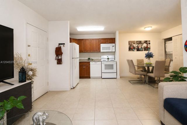 7090 NW 179th Street 108, Hialeah, FL 33015