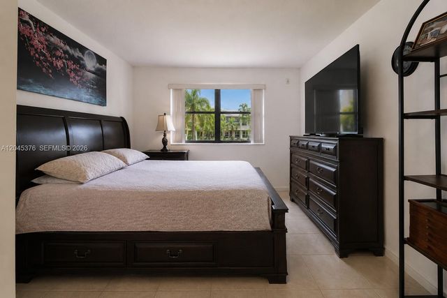7090 NW 179th Street 108, Hialeah, FL 33015
