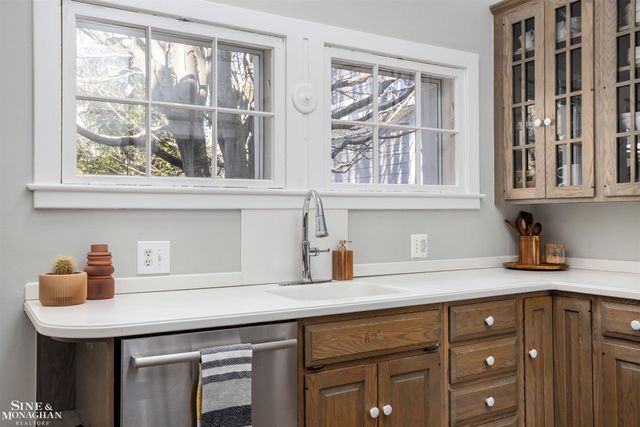 29 Fisher Road, Grosse Pointe, MI 48230