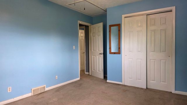 38 Ray Road, Huntington, WV 25704