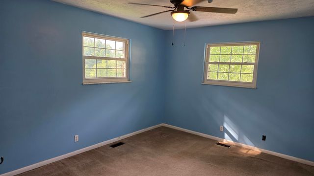 38 Ray Road, Huntington, WV 25704