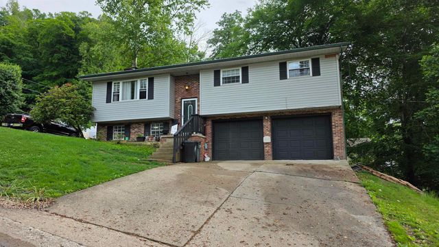 38 Ray Road, Huntington, WV 25704