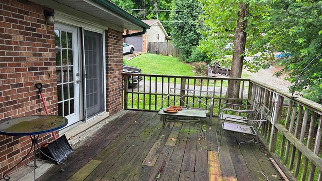 38 Ray Road, Huntington, WV 25704