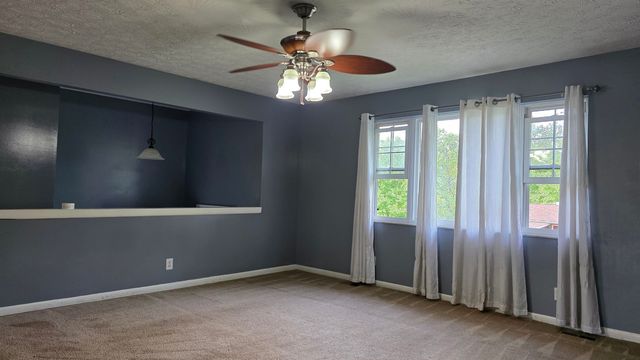 38 Ray Road, Huntington, WV 25704