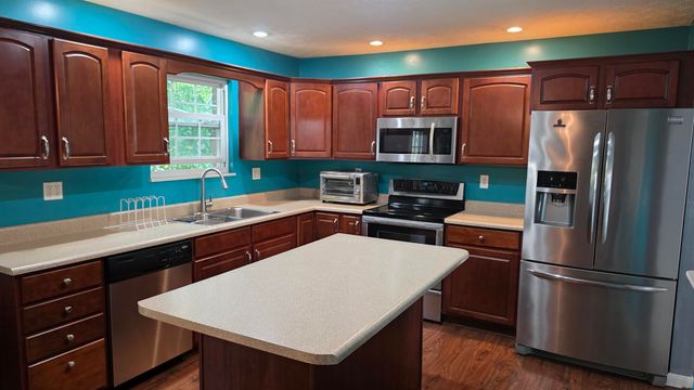 38 Ray Road, Huntington, WV 25704