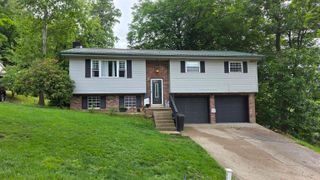 38 Ray Road, Huntington, WV 25704