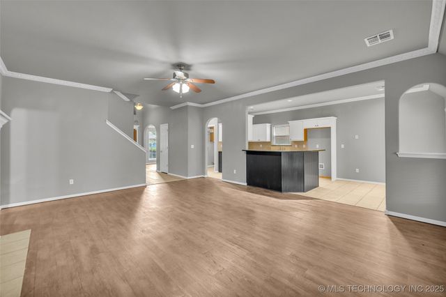 12002 S Vine Street, Jenks, OK 74037