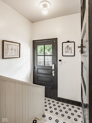 6085 E 10th Street, Indianapolis, IN 46219