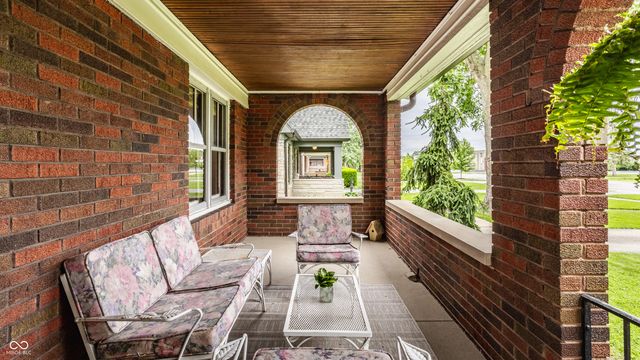 6085 E 10th Street, Indianapolis, IN 46219