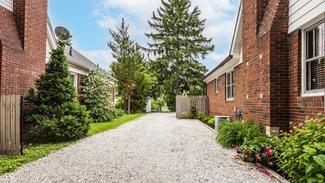 6085 E 10th Street, Indianapolis, IN 46219